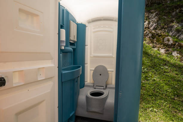 Best Portable toilet rental cost  in Osage, IA